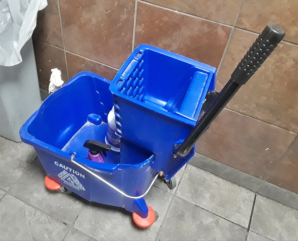 Mop bucket